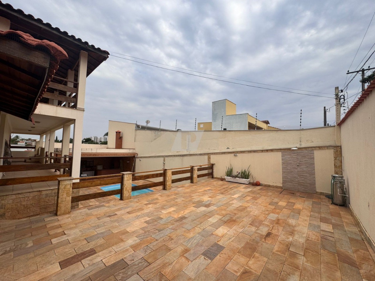 Sobrado à venda com 4 quartos, 370m² - Foto 2