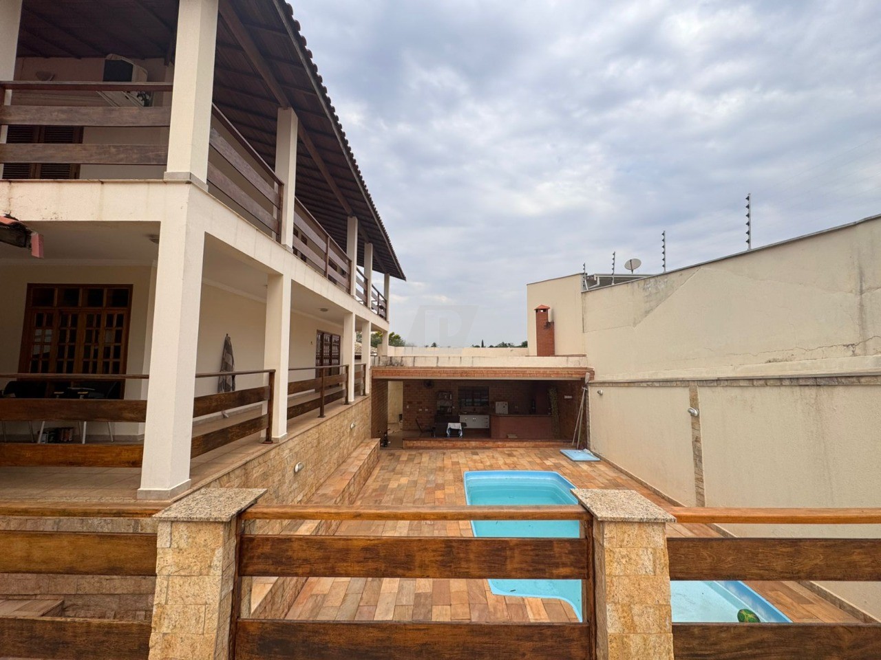 Sobrado à venda com 4 quartos, 370m² - Foto 3