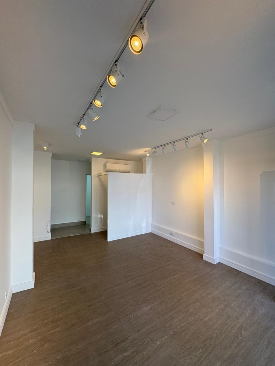 Prédio Inteiro - Foto 1