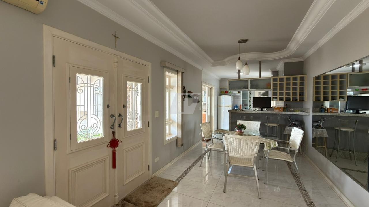 Casa, 3 quartos, 215 m² - Foto 9