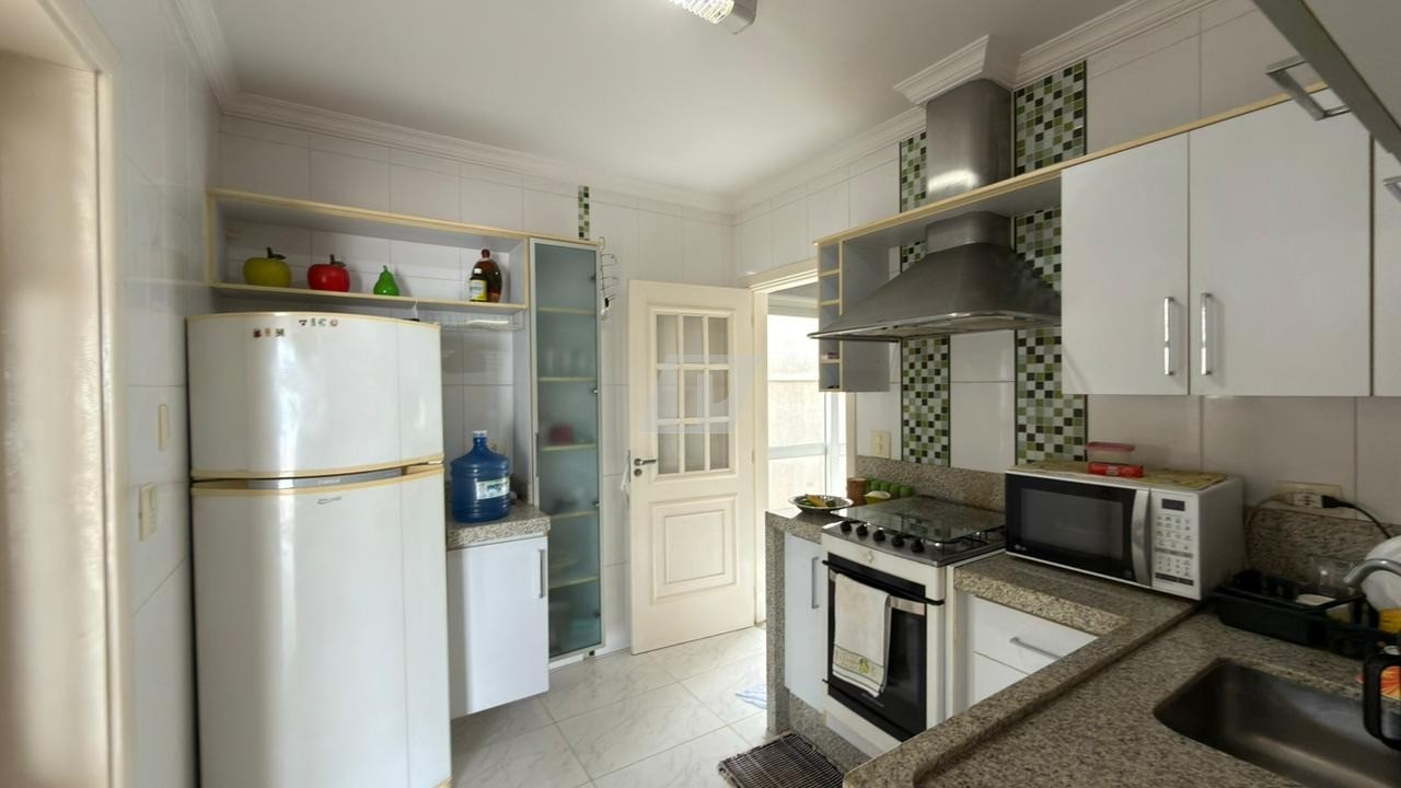 Casa, 3 quartos, 215 m² - Foto 32