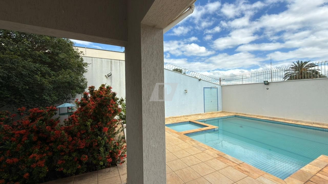 Casa, 3 quartos, 215 m² - Foto 27