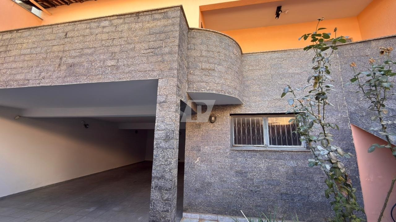 Sobrado, 3 quartos, 232 m² - Foto 2