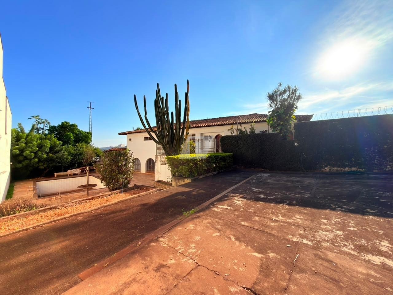 Sobrado, 6 quartos, 448 m² - Foto 1