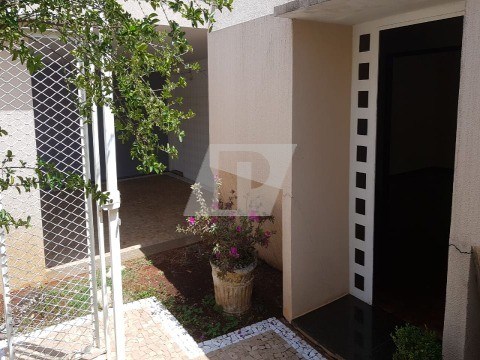 Casa à venda com 3 quartos, 250m² - Foto 11