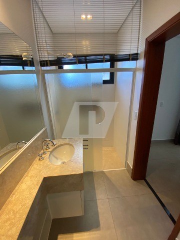 Casa de Condomínio à venda e aluguel com 3 quartos, 300m² - Foto 33