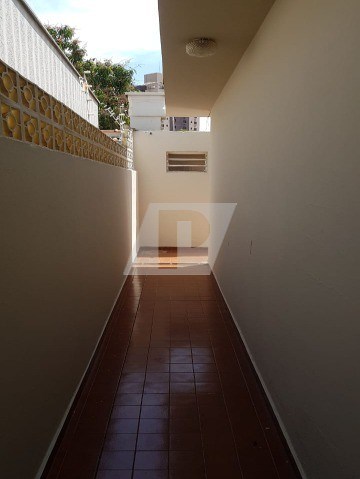Casa à venda com 3 quartos, 250m² - Foto 13