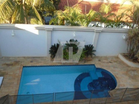 Casa de Condomínio para alugar com 3 quartos, 290m² - Foto 2