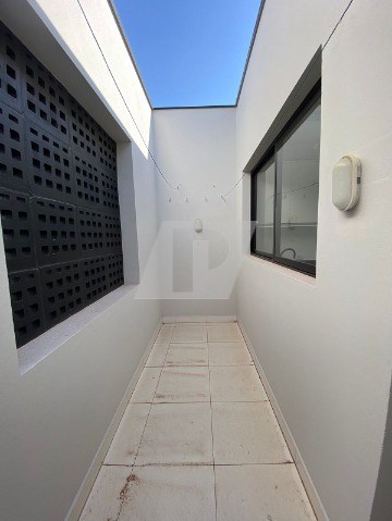 Casa de Condomínio à venda e aluguel com 3 quartos, 300m² - Foto 23