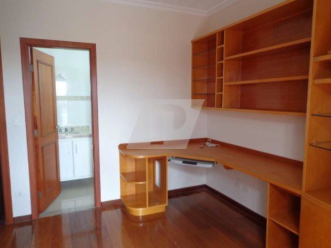 Casa de Condomínio para alugar com 4 quartos, 258m² - Foto 18