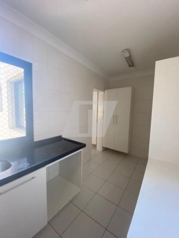 Apartamento para alugar com 3 quartos, 97m² - Foto 10