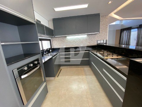 Casa de Condomínio à venda e aluguel com 3 quartos, 300m² - Foto 22