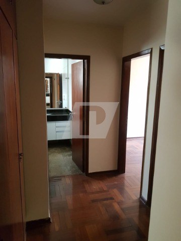 Casa à venda com 3 quartos, 250m² - Foto 7