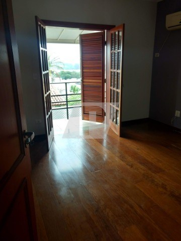 Casa de Condomínio para alugar com 4 quartos, 258m² - Foto 28