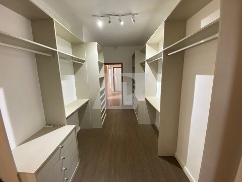 Casa de Condomínio à venda e aluguel com 3 quartos, 300m² - Foto 36