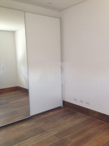 Apartamento para alugar com 3 quartos, 240m² - Foto 16