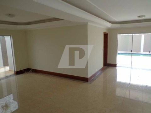 Casa de Condomínio para alugar com 4 quartos, 258m² - Foto 4