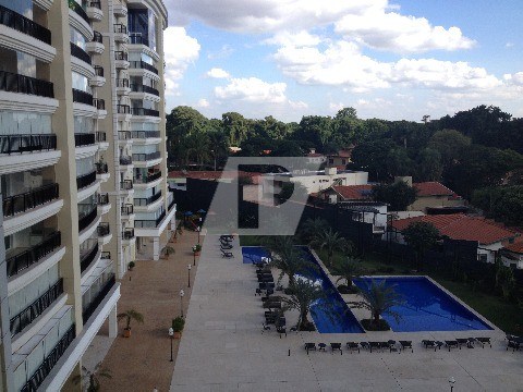 Apartamento para alugar com 3 quartos, 240m² - Foto 11