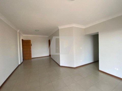 Apartamento para alugar com 3 quartos, 97m² - Foto 7