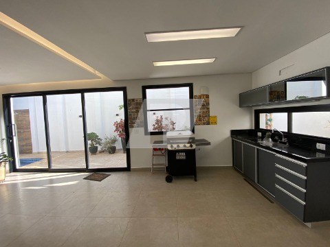 Casa de Condomínio à venda e aluguel com 3 quartos, 300m² - Foto 26