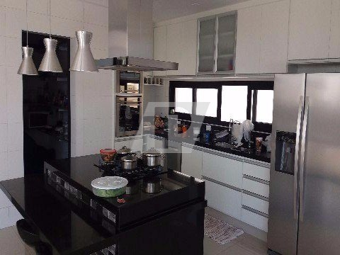 Casa de Condomínio à venda com 3 quartos, 330m² - Foto 3