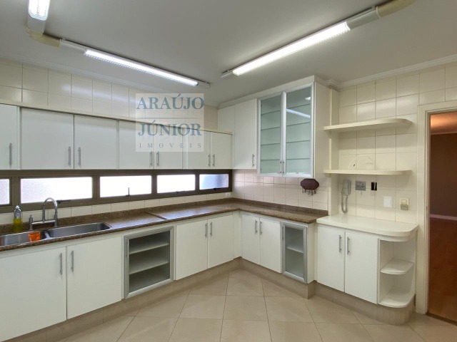 Apartamento, 3 quartos, 270 m² - Foto 2