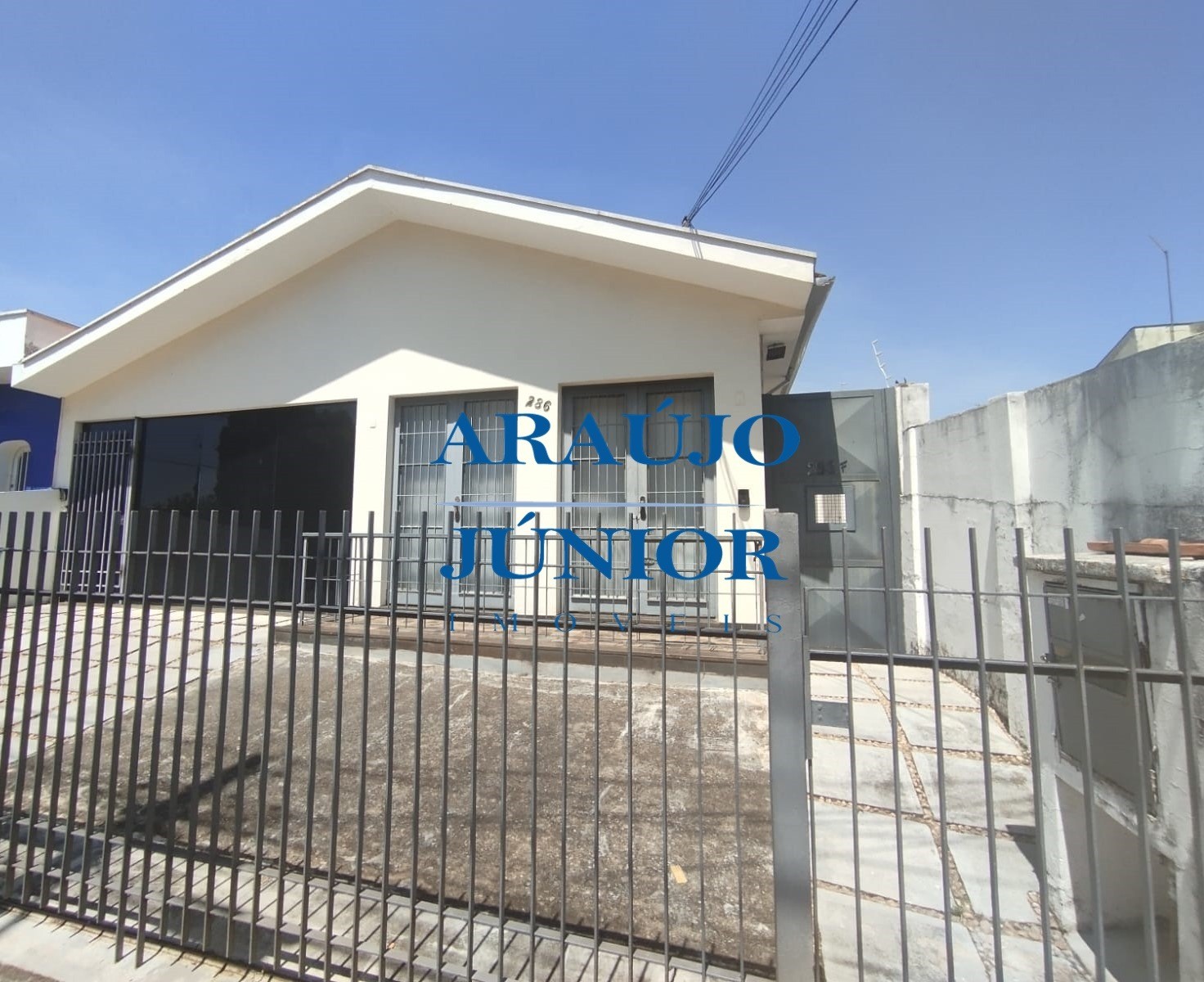 Casa, 4 quartos, 196 m² - Foto 1