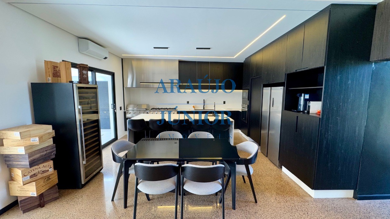 Casa, 3 quartos, 270 m² - Foto 8