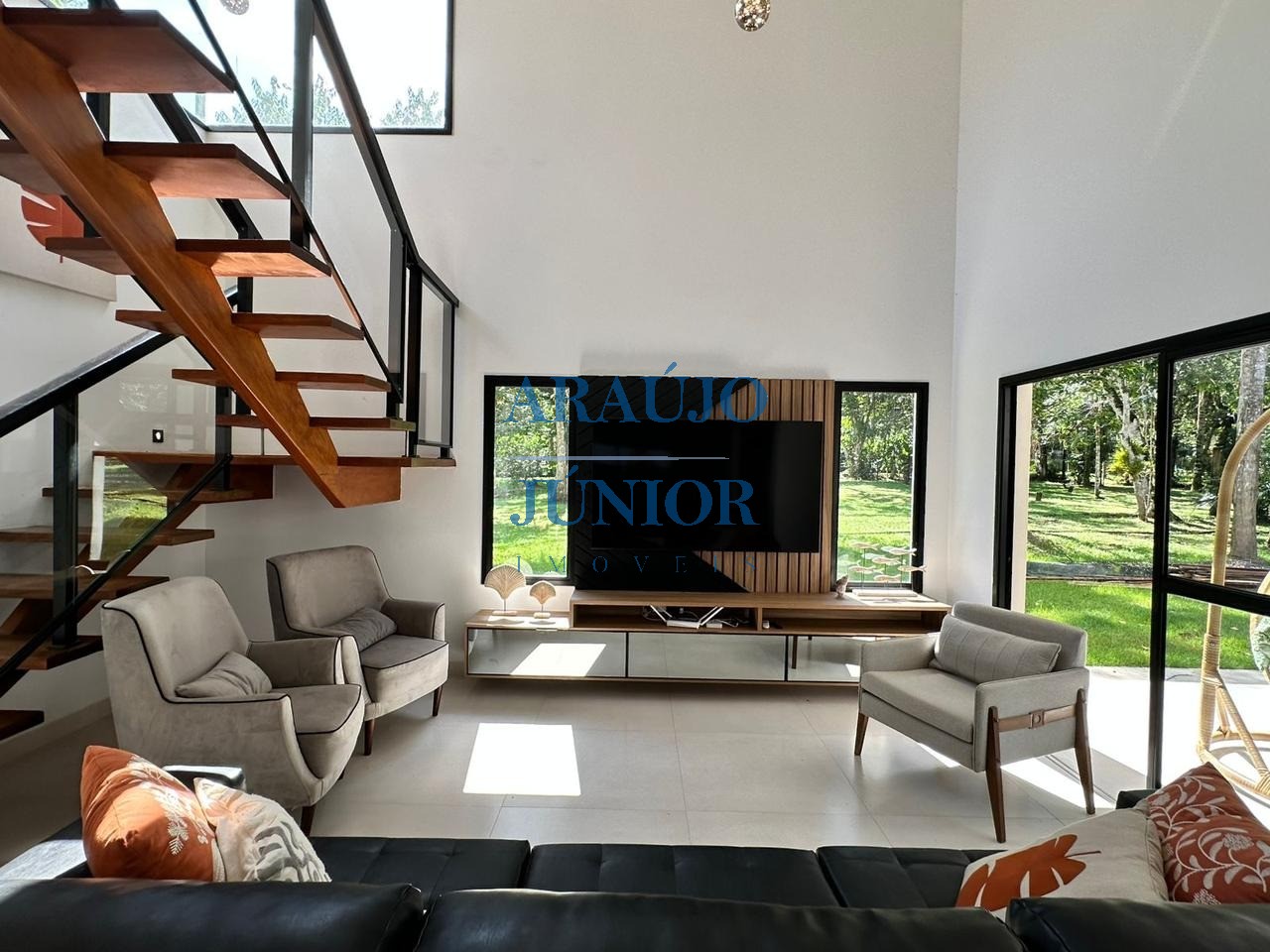 Casa, 4 quartos, 205 m² - Foto 1