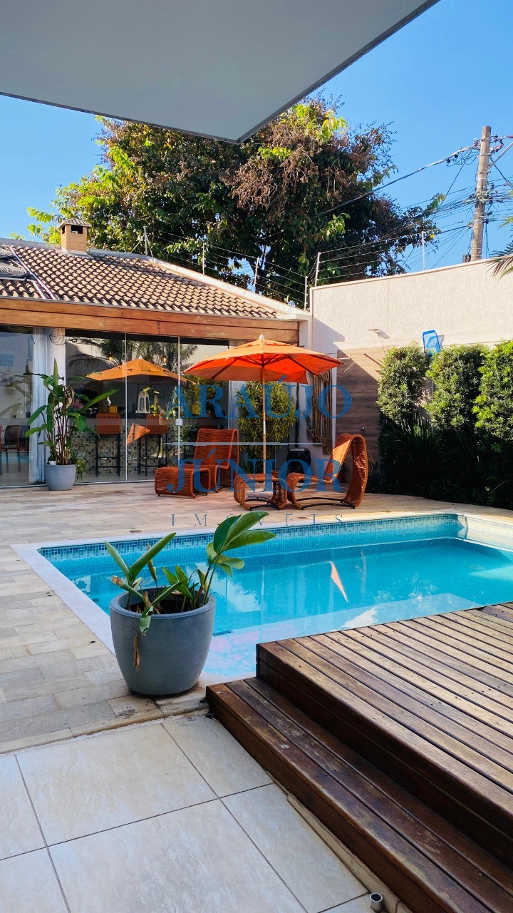 Casa, 3 quartos, 180 m² - Foto 1