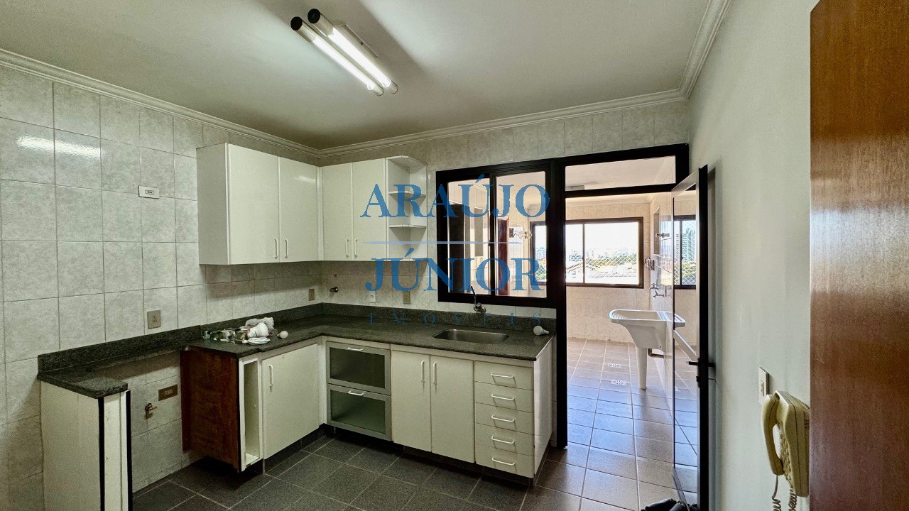 Apartamento, 3 quartos, 130 m² - Foto 2
