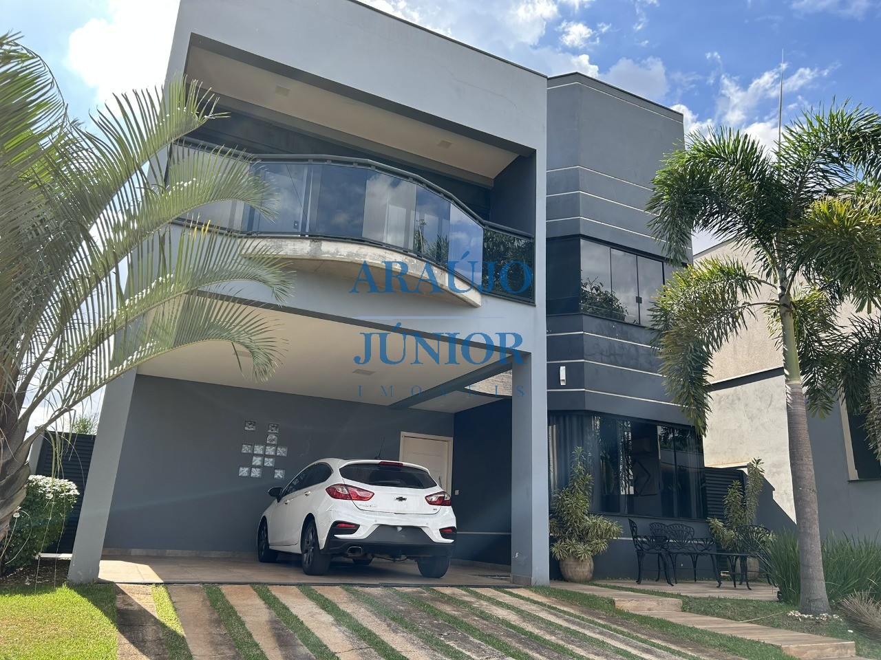 Casa, 3 quartos, 257 m² - Foto 1
