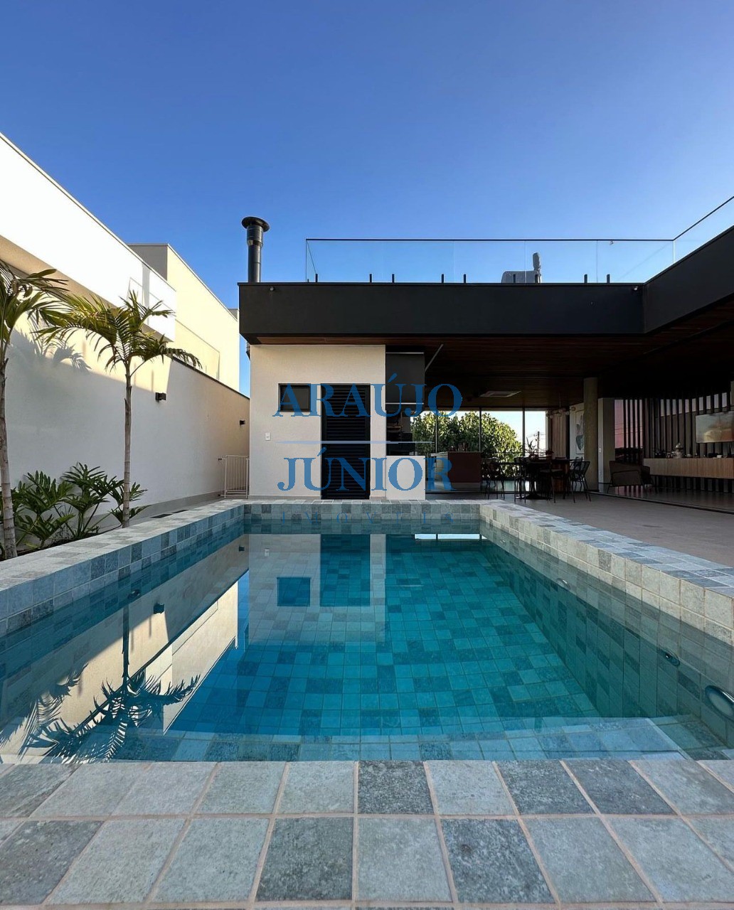 Casa, 4 quartos, 349 m² - Foto 1