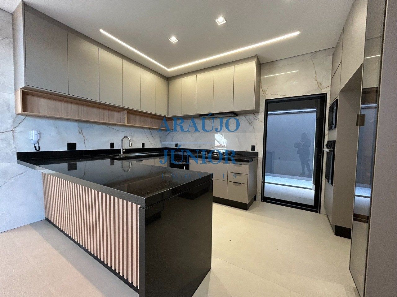 Casa, 3 quartos, 180 m² - Foto 2