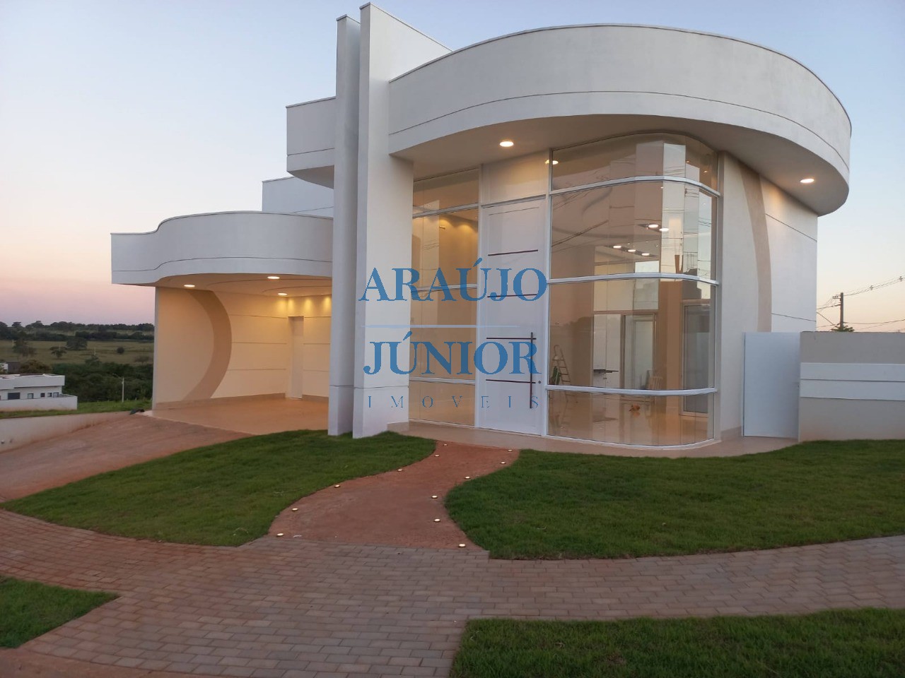 Casa, 3 quartos, 232 m² - Foto 1