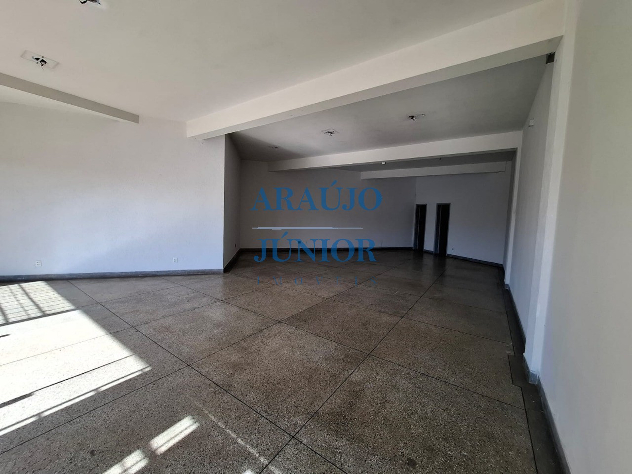 Loja-Salão, 101 m² - Foto 1