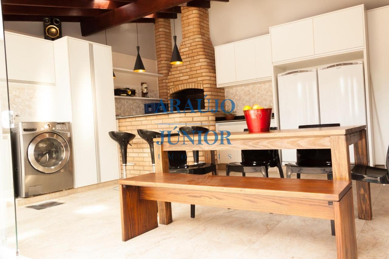 Casa, 3 quartos, 266 m² - Foto 8
