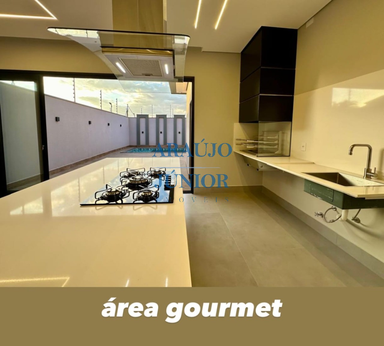 Casa, 3 quartos, 220 m² - Foto 1