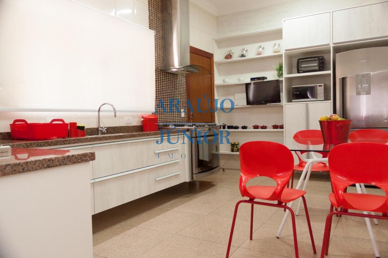 Casa, 3 quartos, 266 m² - Foto 15