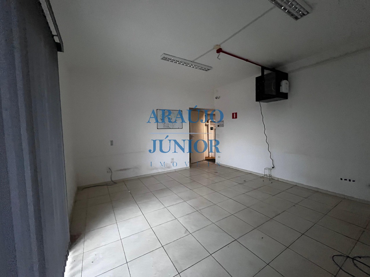 Depósito-Galpão, 220 m² - Foto 17