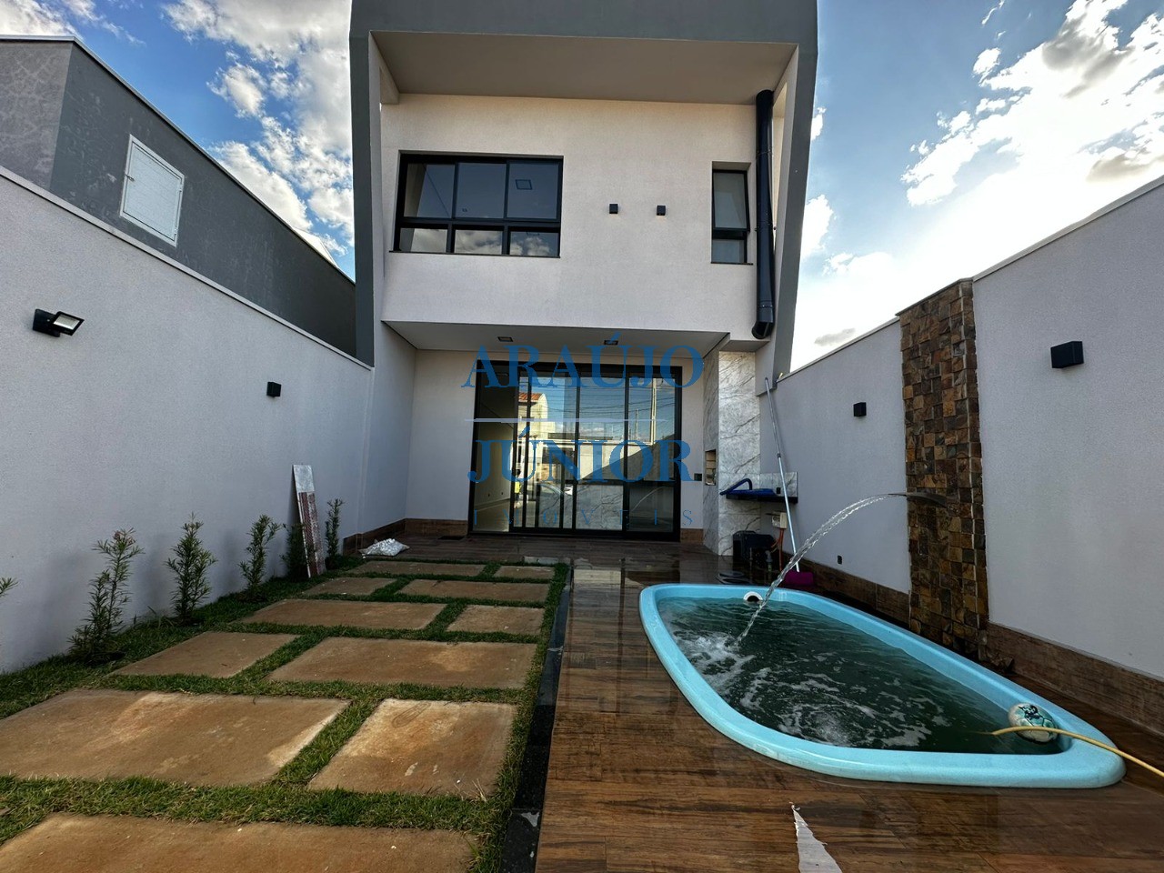 Casa, 3 quartos, 160 m² - Foto 1