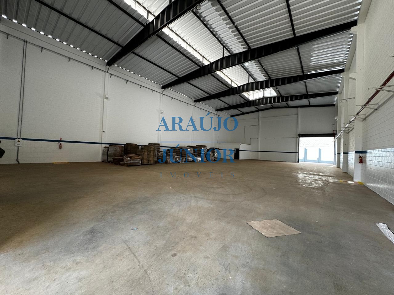Depósito-Galpão, 810 m² - Foto 1