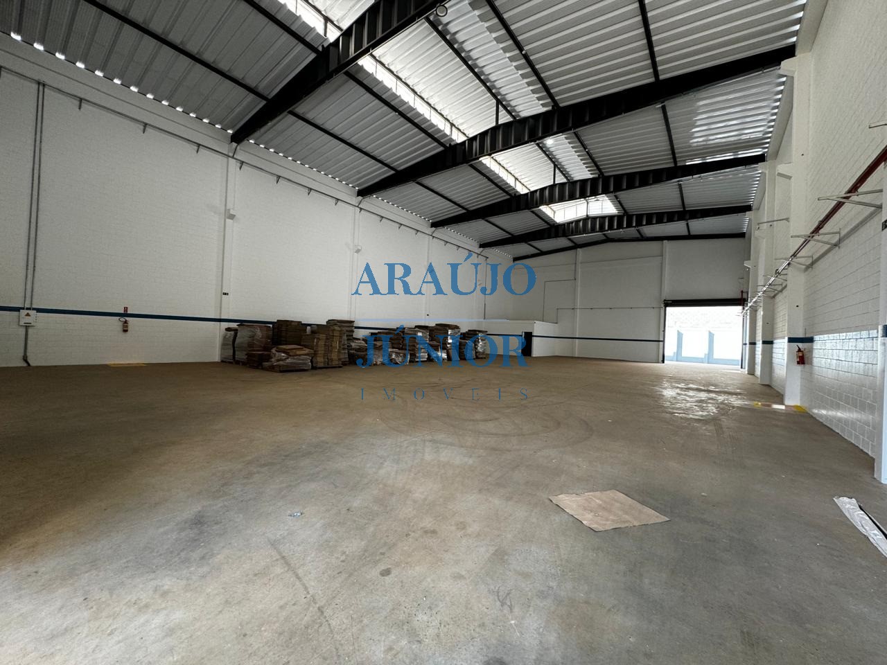 Depósito-Galpão, 810 m² - Foto 2