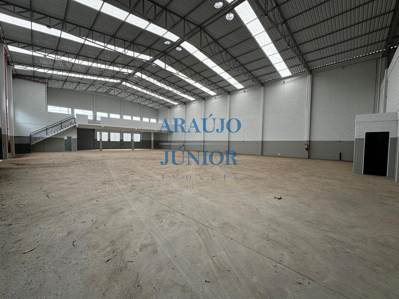 Depósito-Galpão, 1140 m² - Foto 2