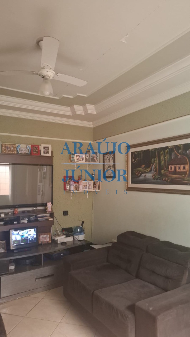 Casa, 3 quartos, 209 m² - Foto 1