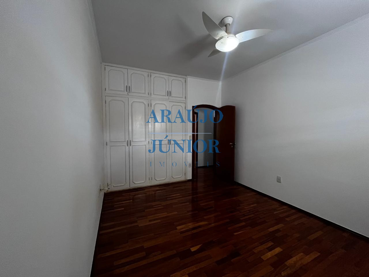 Casa, 4 quartos, 245 m² - Foto 27