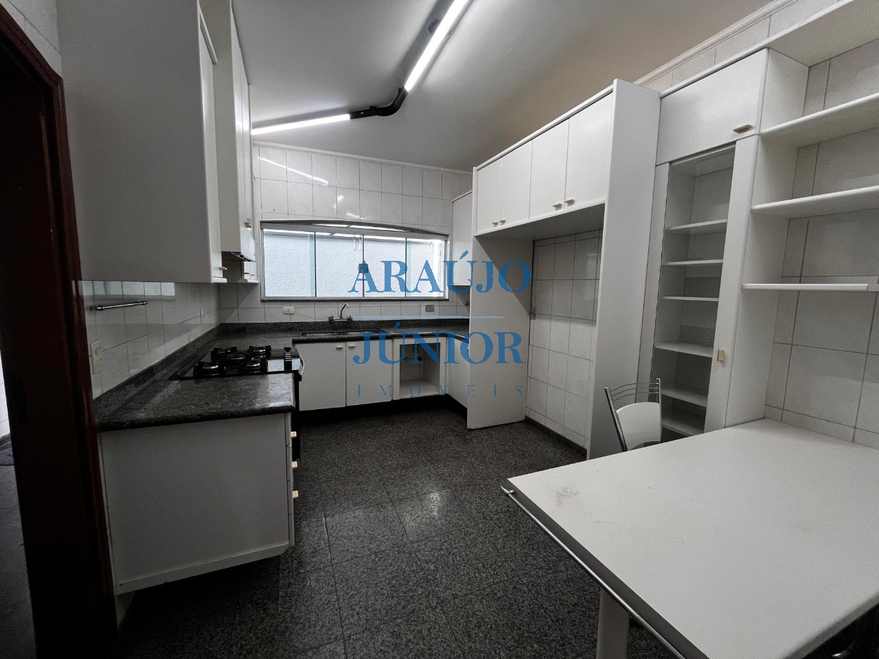 Casa, 4 quartos, 245 m² - Foto 6