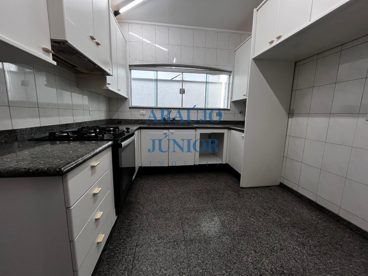 Casa, 4 quartos, 245 m² - Foto 4