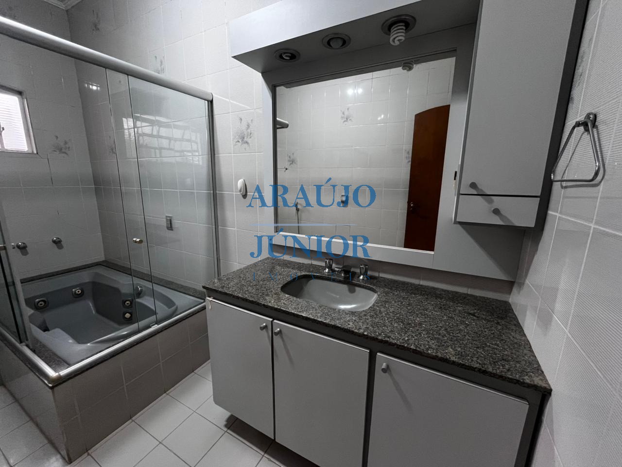 Casa, 4 quartos, 245 m² - Foto 19