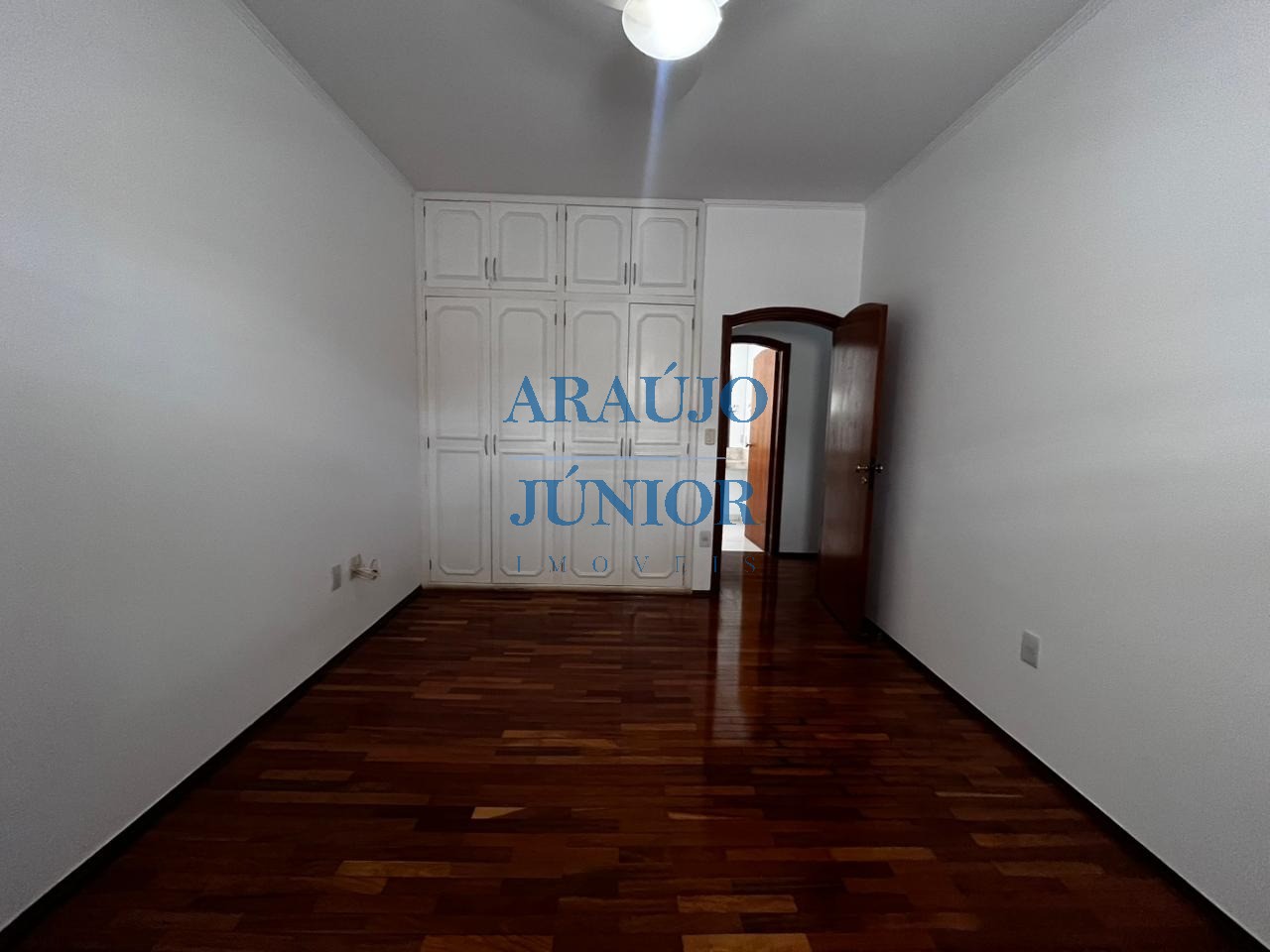 Casa, 4 quartos, 245 m² - Foto 30